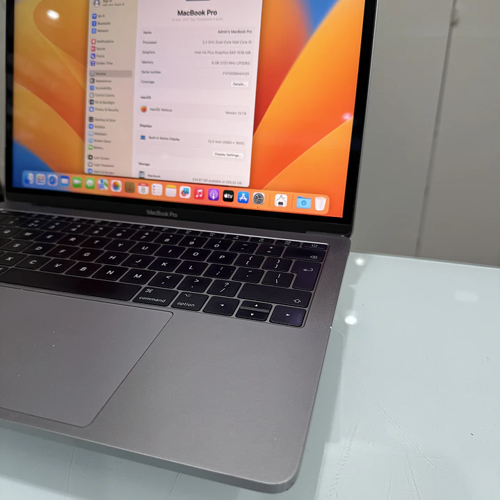 MacBook Pro 13'' (2017) i5 16GB RAM 256GB SSD 2