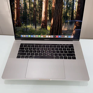MacBook Pro 15'' (2017) i7 16GB RAM 256GB SSD Grade A