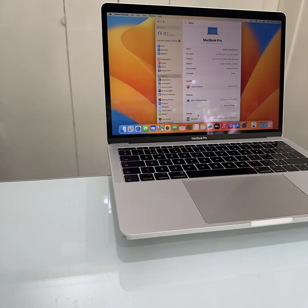 MacBook Pro 13 2017 i7 16GB RAM 256GB SSD 3