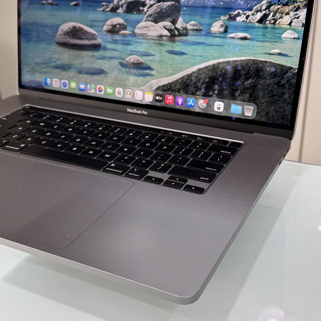 MacBook Pro 16'' (2021) intel i9 16GB RAM 1TB SSD 2
