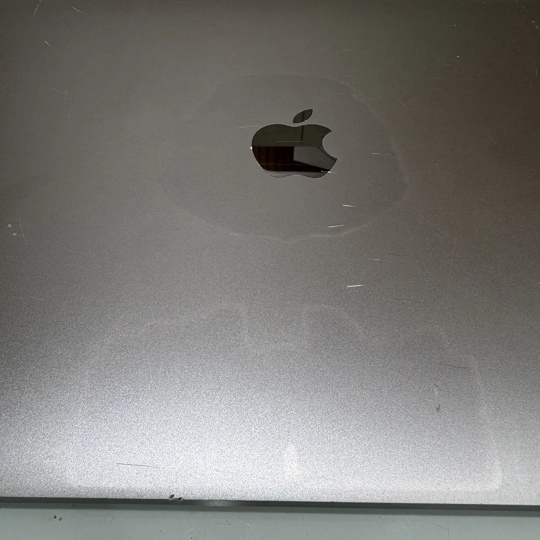 MacBook Pro 15'' TouchBar A1990 (2018) i7 32GB RAM 500GB SSD GRADE C 5
