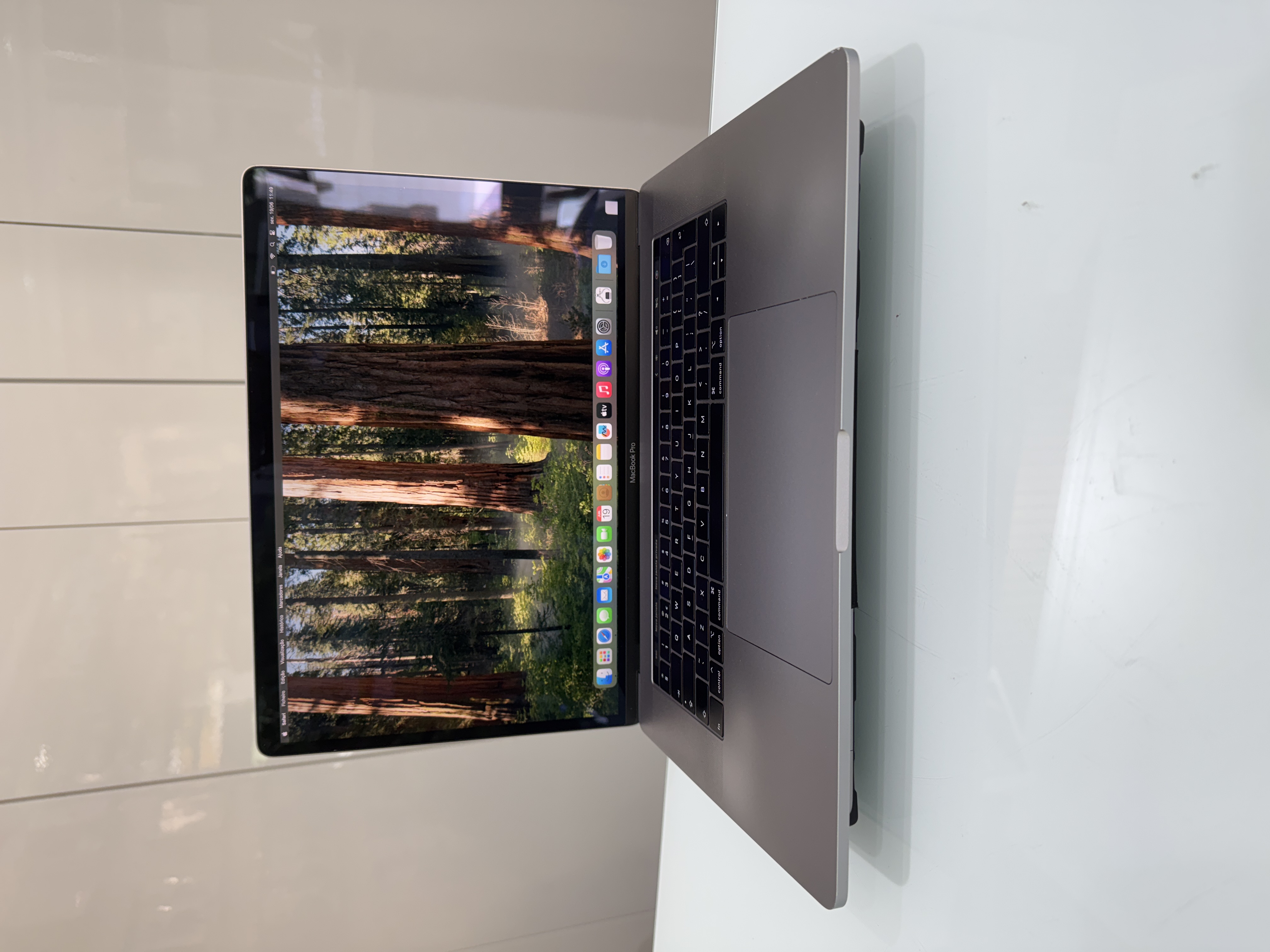 MacBook Pro 15'' TouchBar A1990 (2019) i9 32GB RAM 1TB SSD