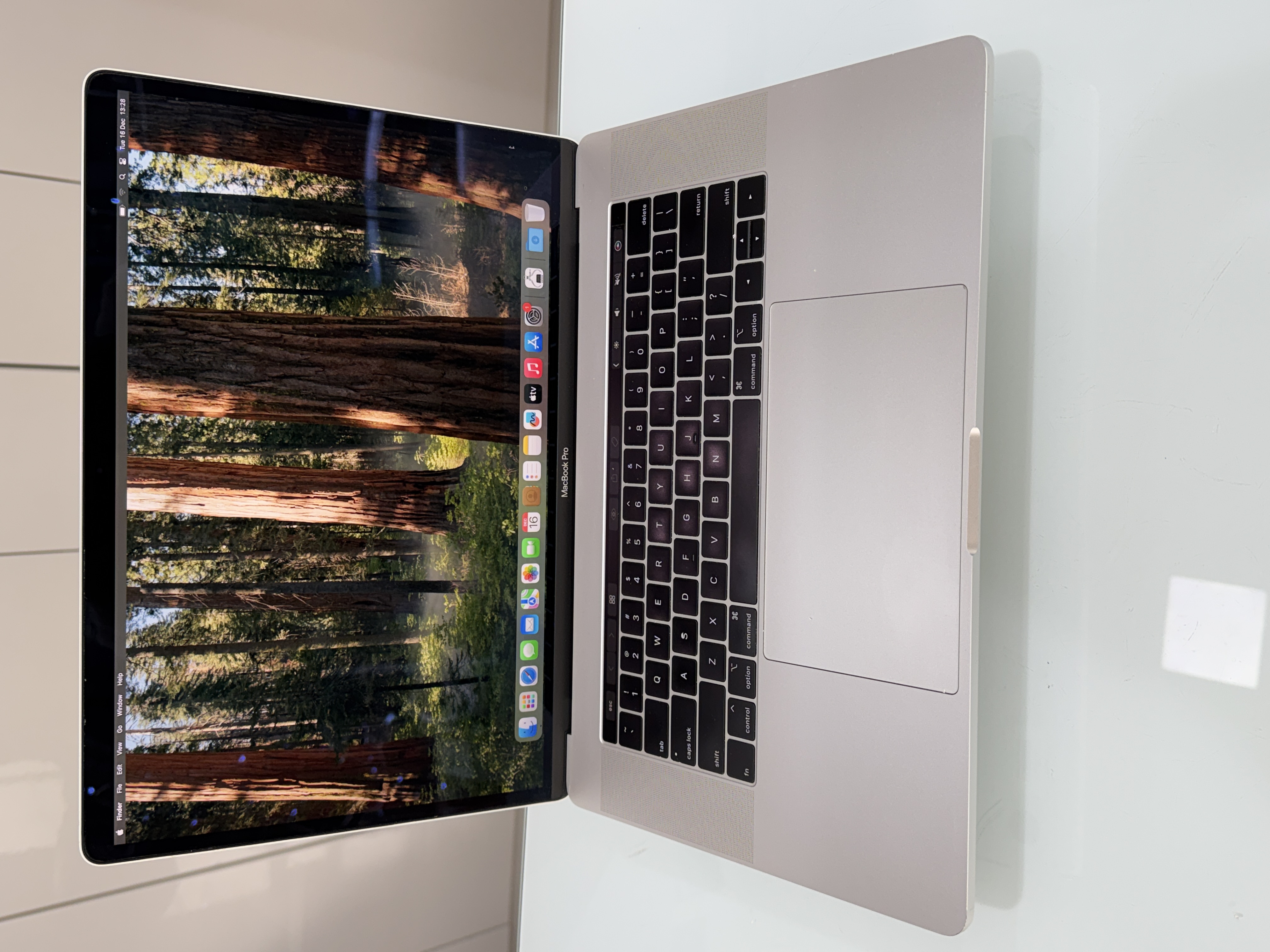 MacBook Pro 15'' TouchBar A1990 (2018) i9 32GB RAM 1TB SSD
