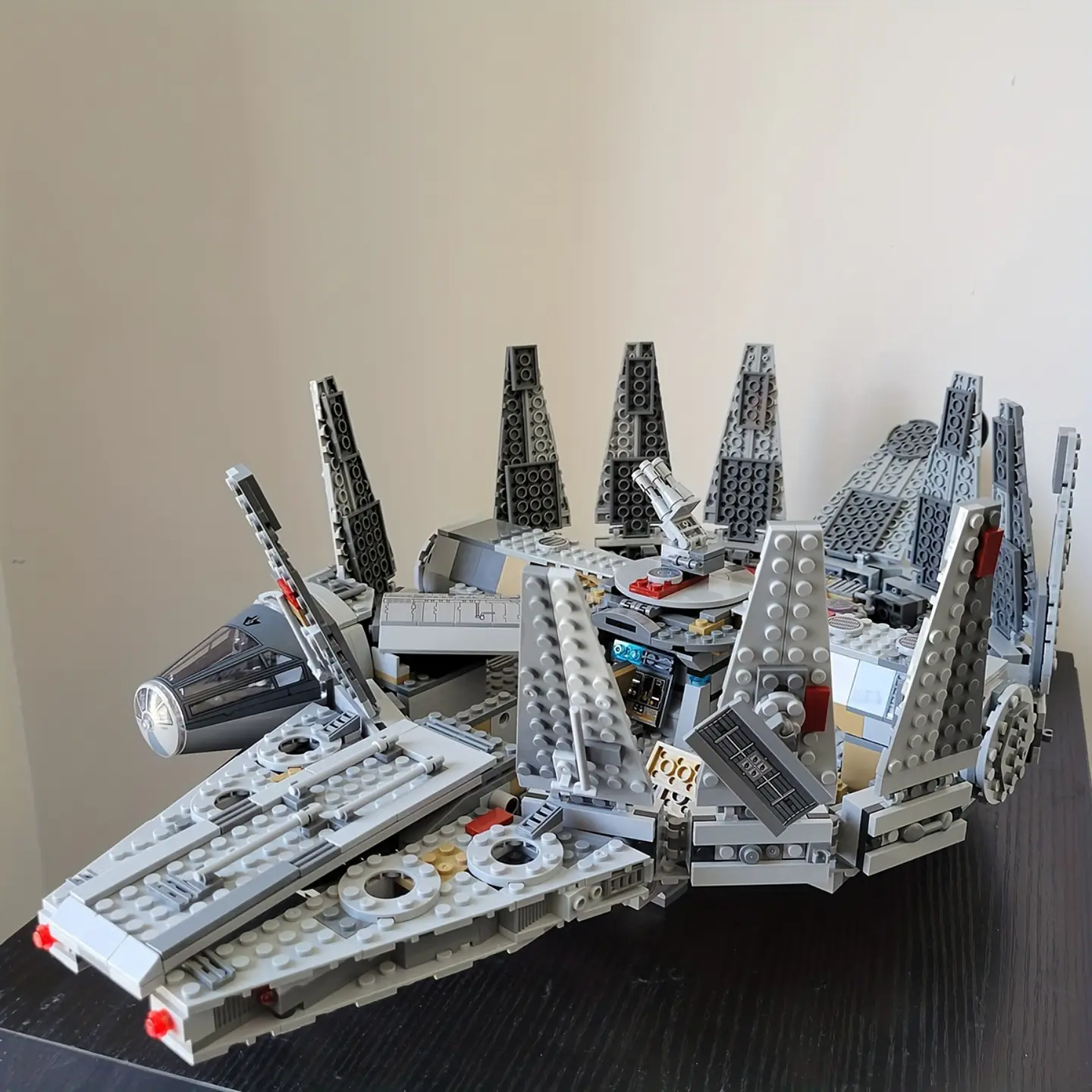 Millennium Falcon 8