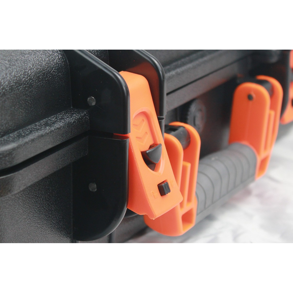 Maleta para Herramientas Resistente con Refuerzos Metálicos EPC015 5