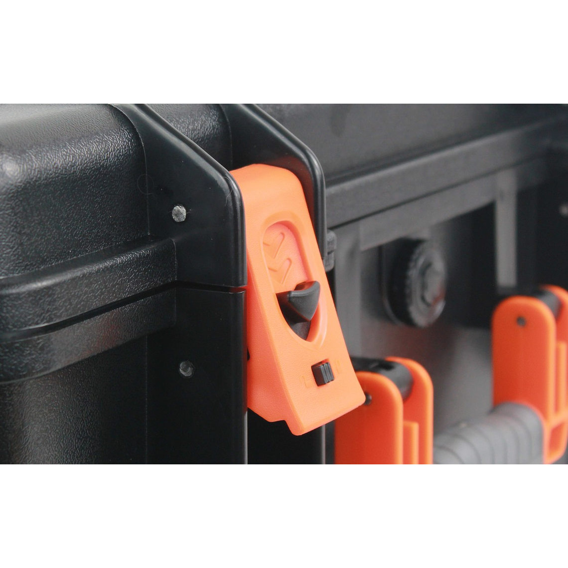 Maleta para Herramientas Resistente en Resina con Refuerzos Metálicos EPC017-2 5