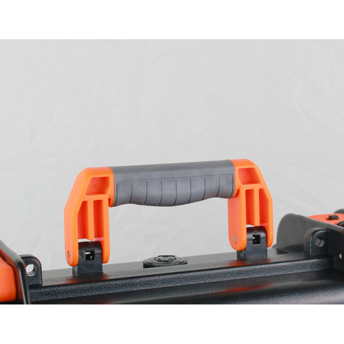 Maleta de Herramientas de Resina con Refuerzos Metálicos EPC017-1B 4