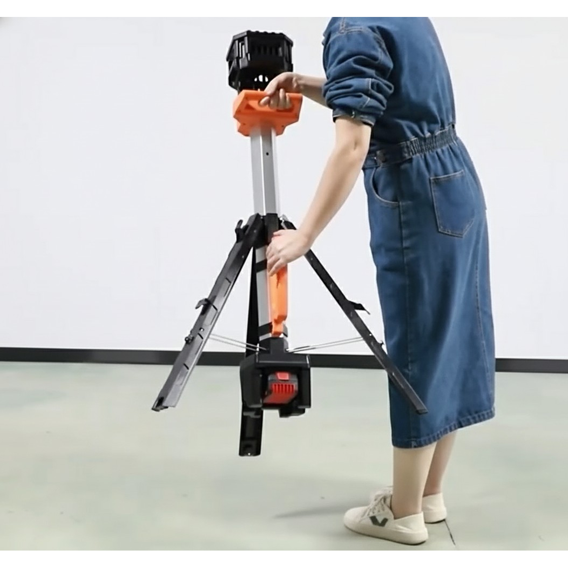 Torre de Iluminación LED Recargable 10.000 Lúmenes 3