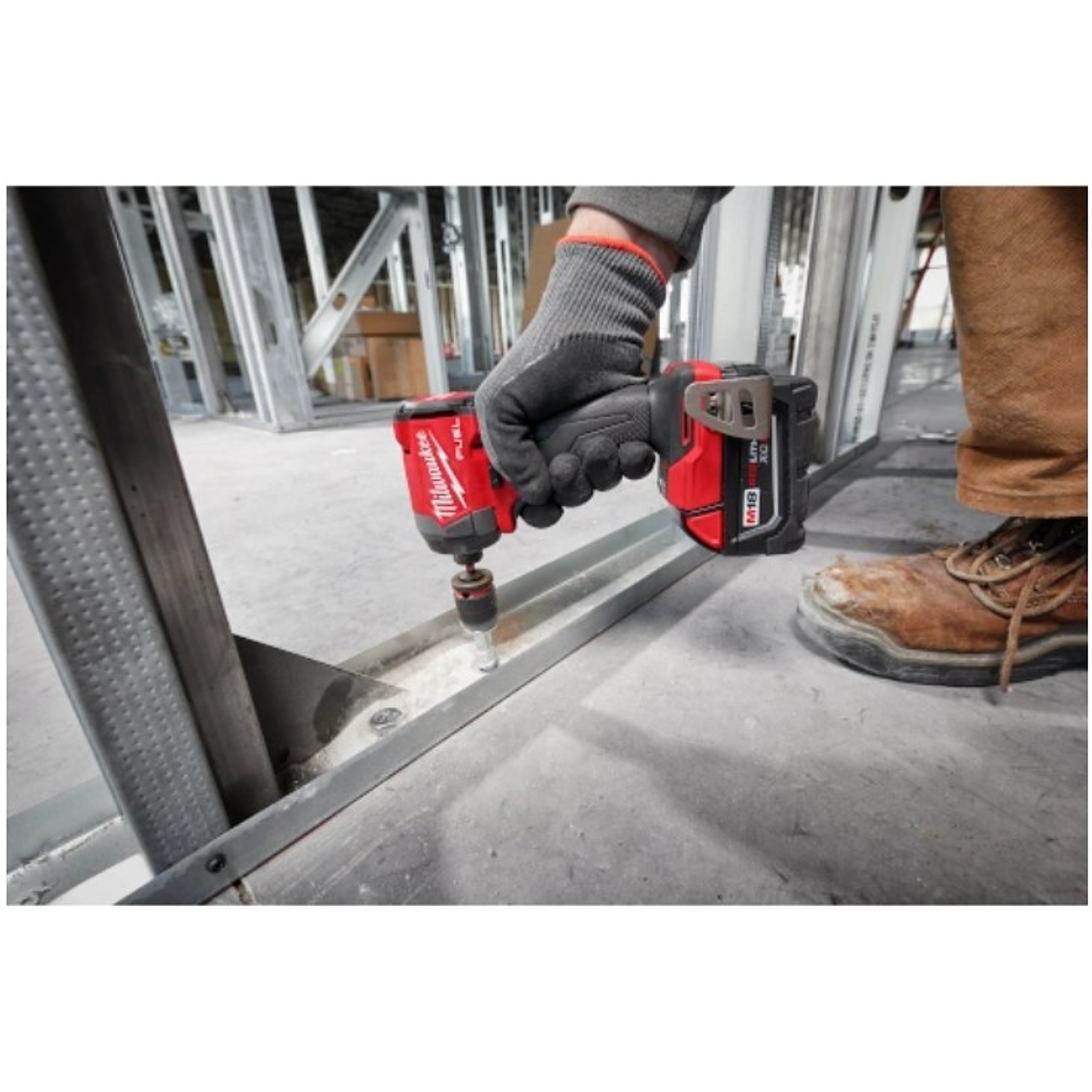 Kit Destornillador de Impacto Milwaukee 2953-22 M18 FUEL 1/4″ con 2 Baterías y Cargador 4