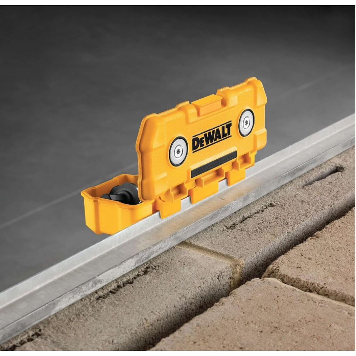 Juego de 15 puntas + caja metálica DEWALT DWMTC15 5