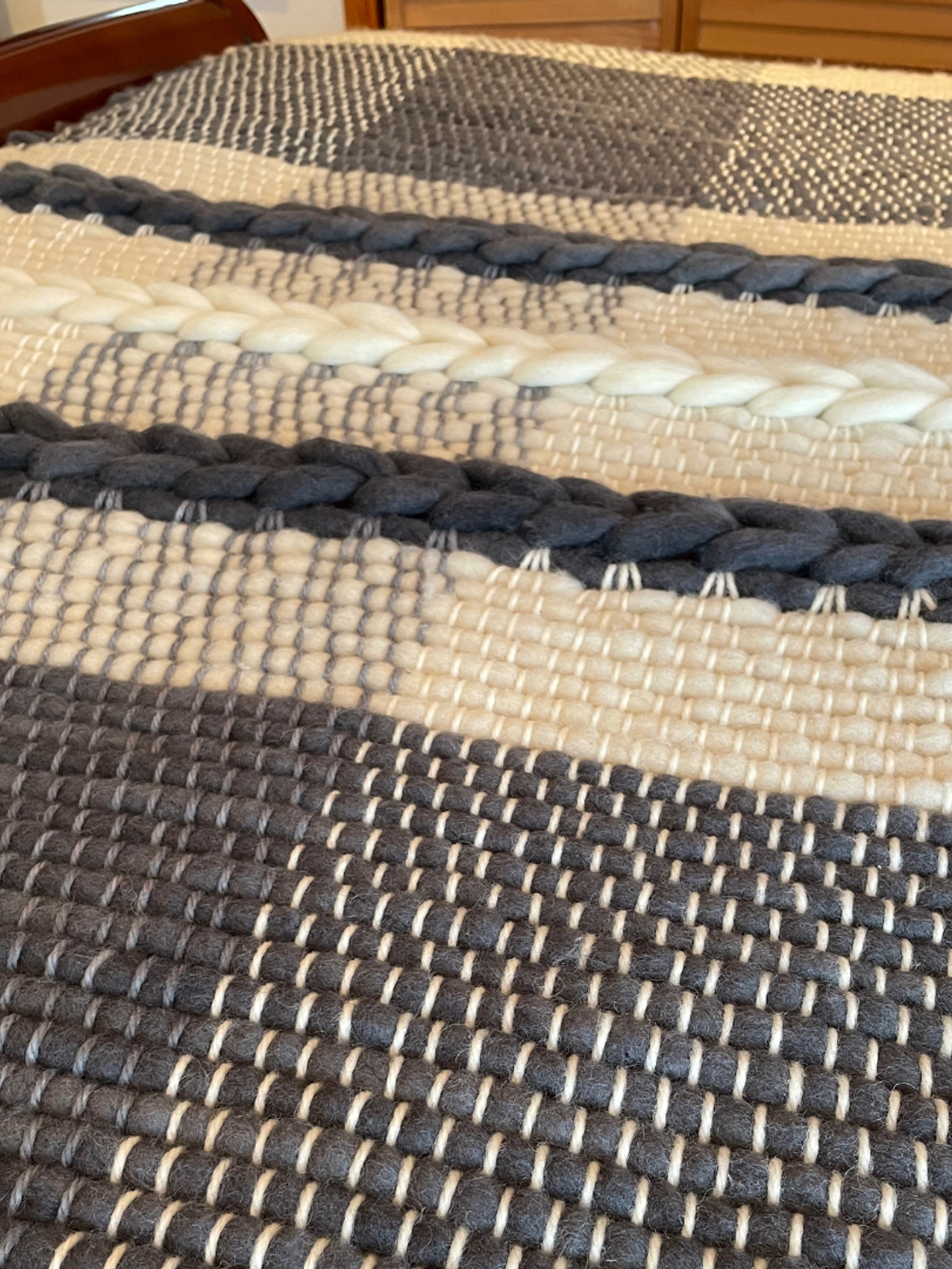 PIECERA TRENZA GRIS 1