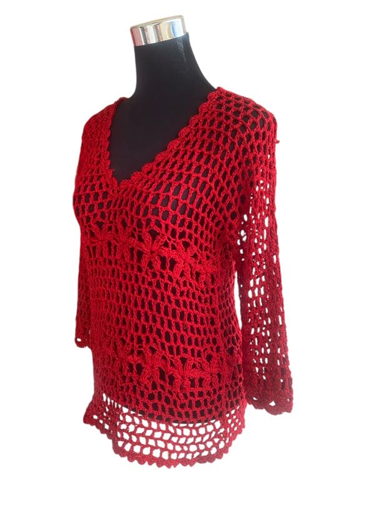 POLERA HECHA A MANO 2