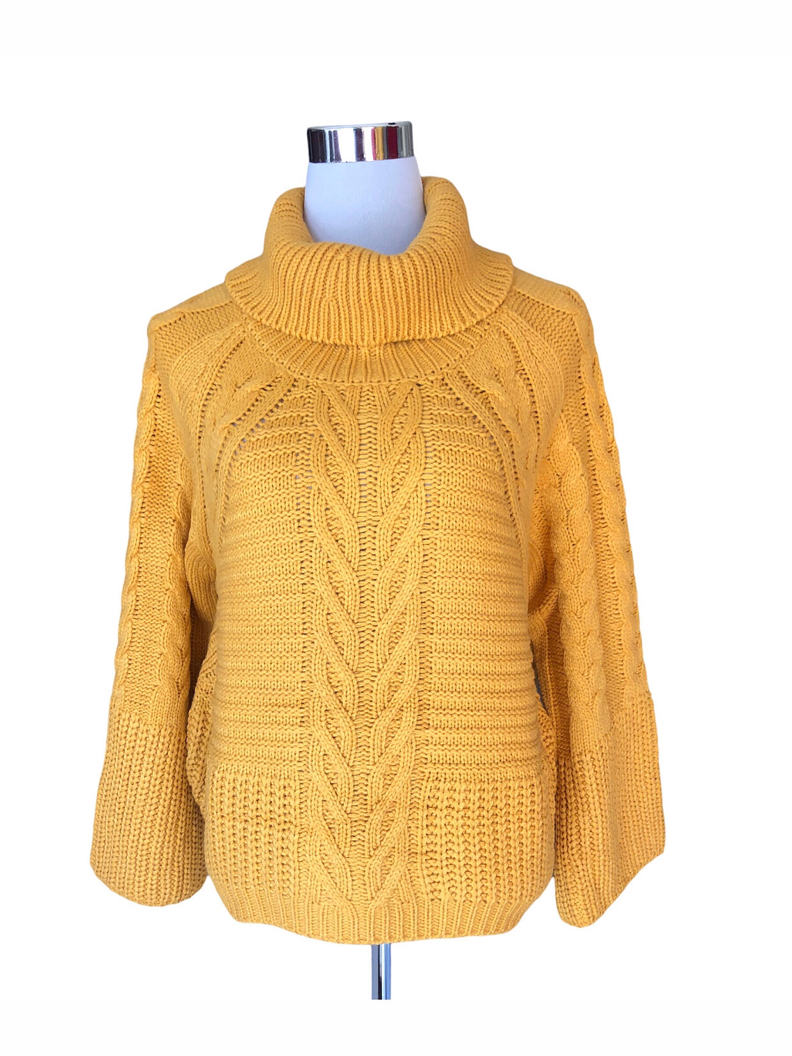SWEATER CON CUELLO Y TRENZA 1