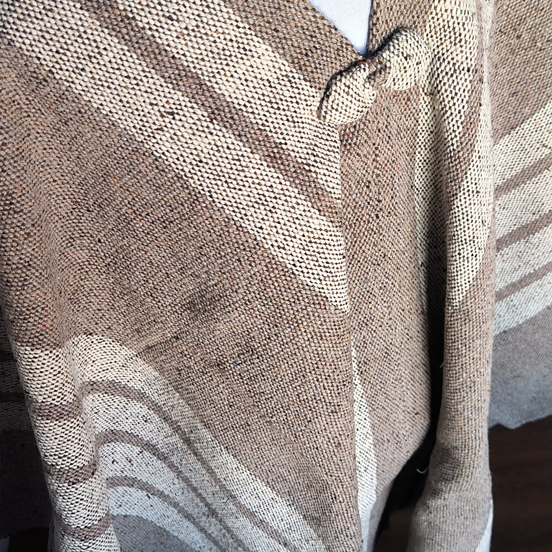 PONCHO LANA DE OVEJA 5