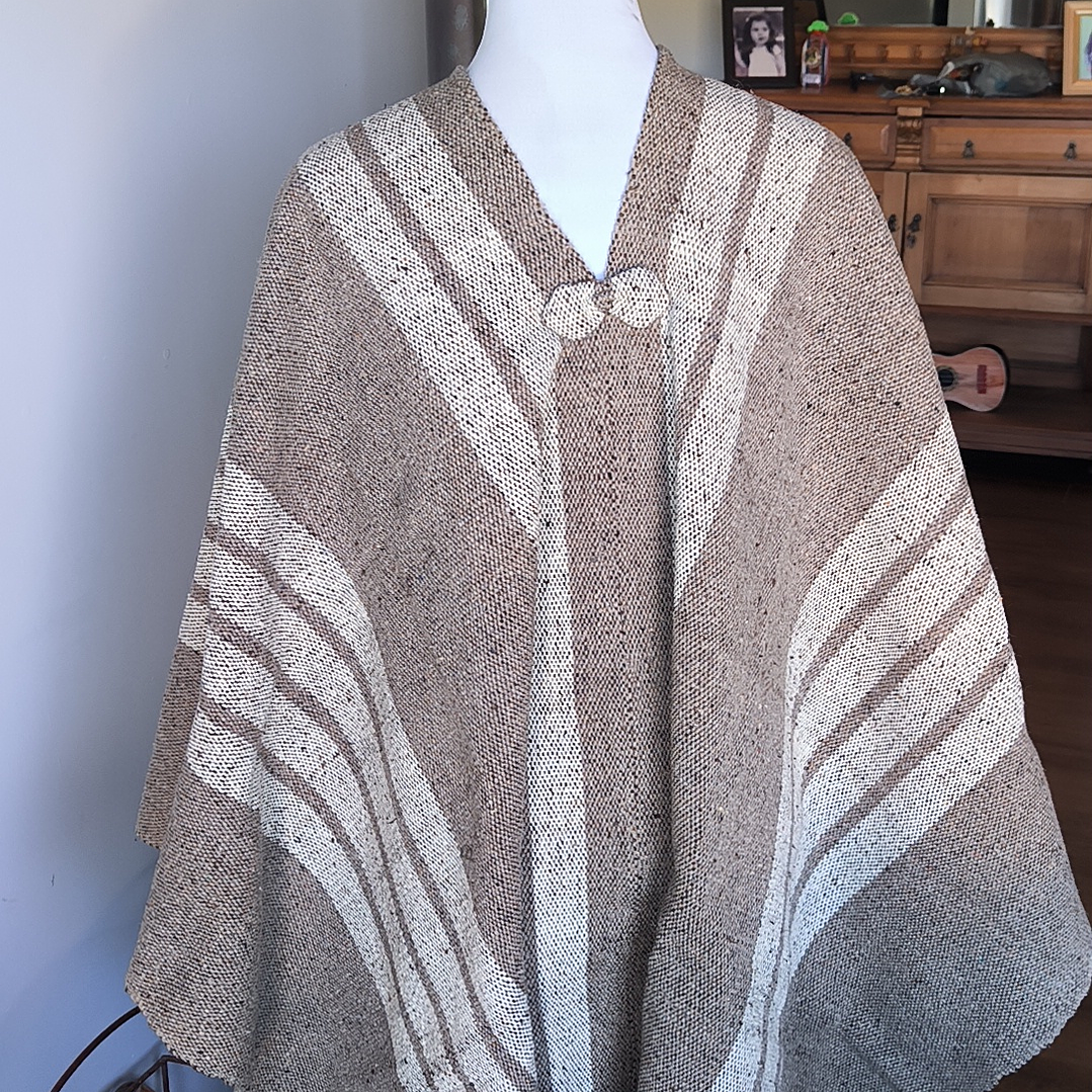 PONCHO LANA DE OVEJA 4