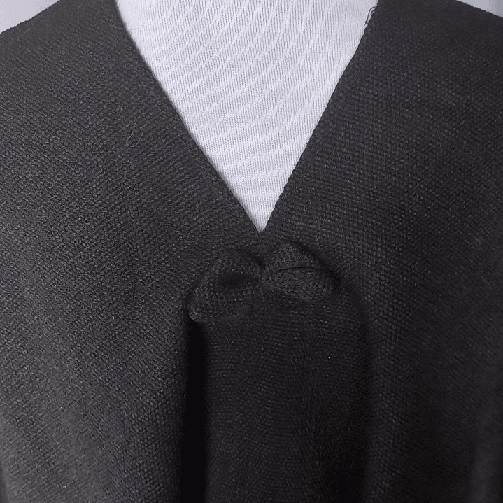 PONCHO DE LANA NEGRO 4