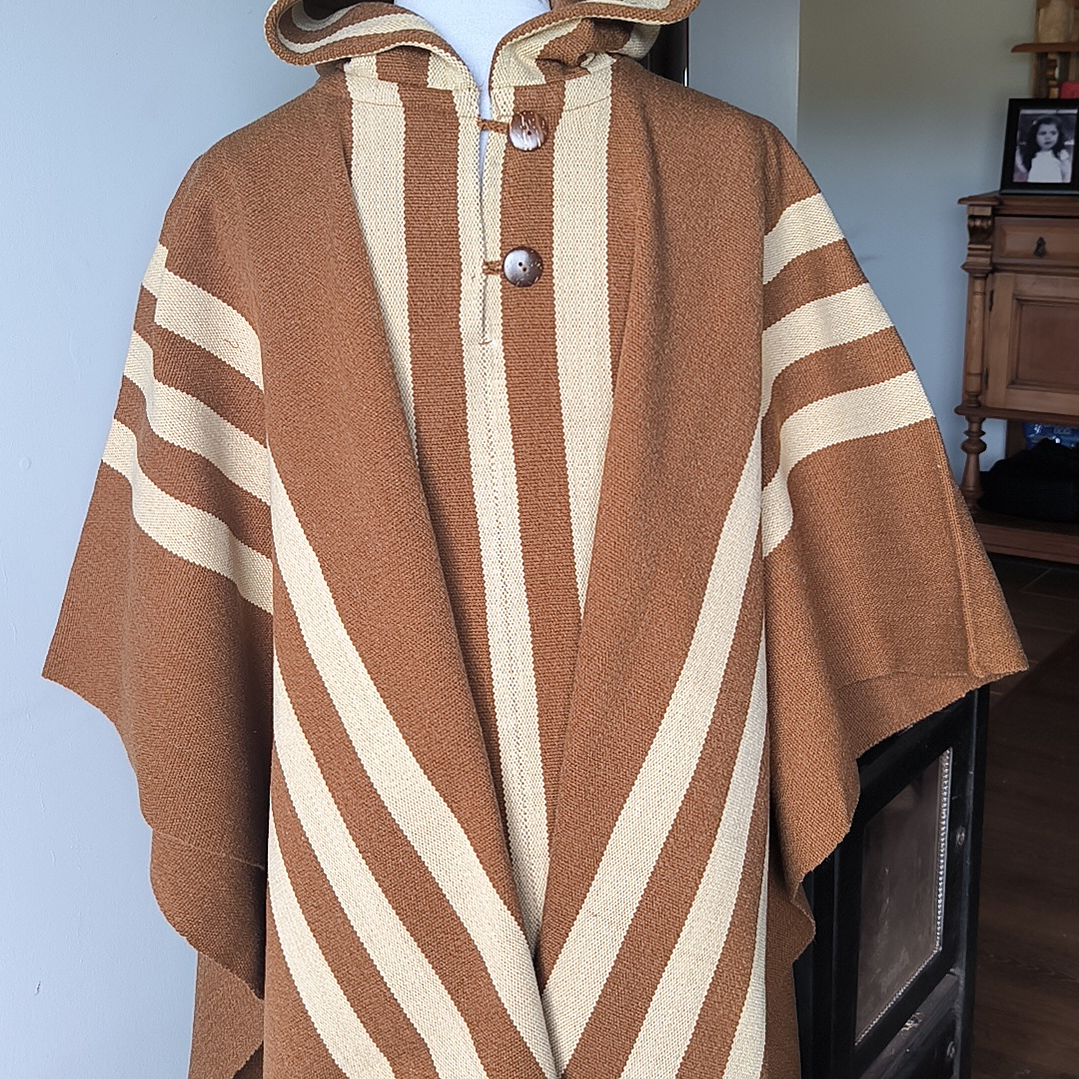 PONCHO DE ALPACA 1