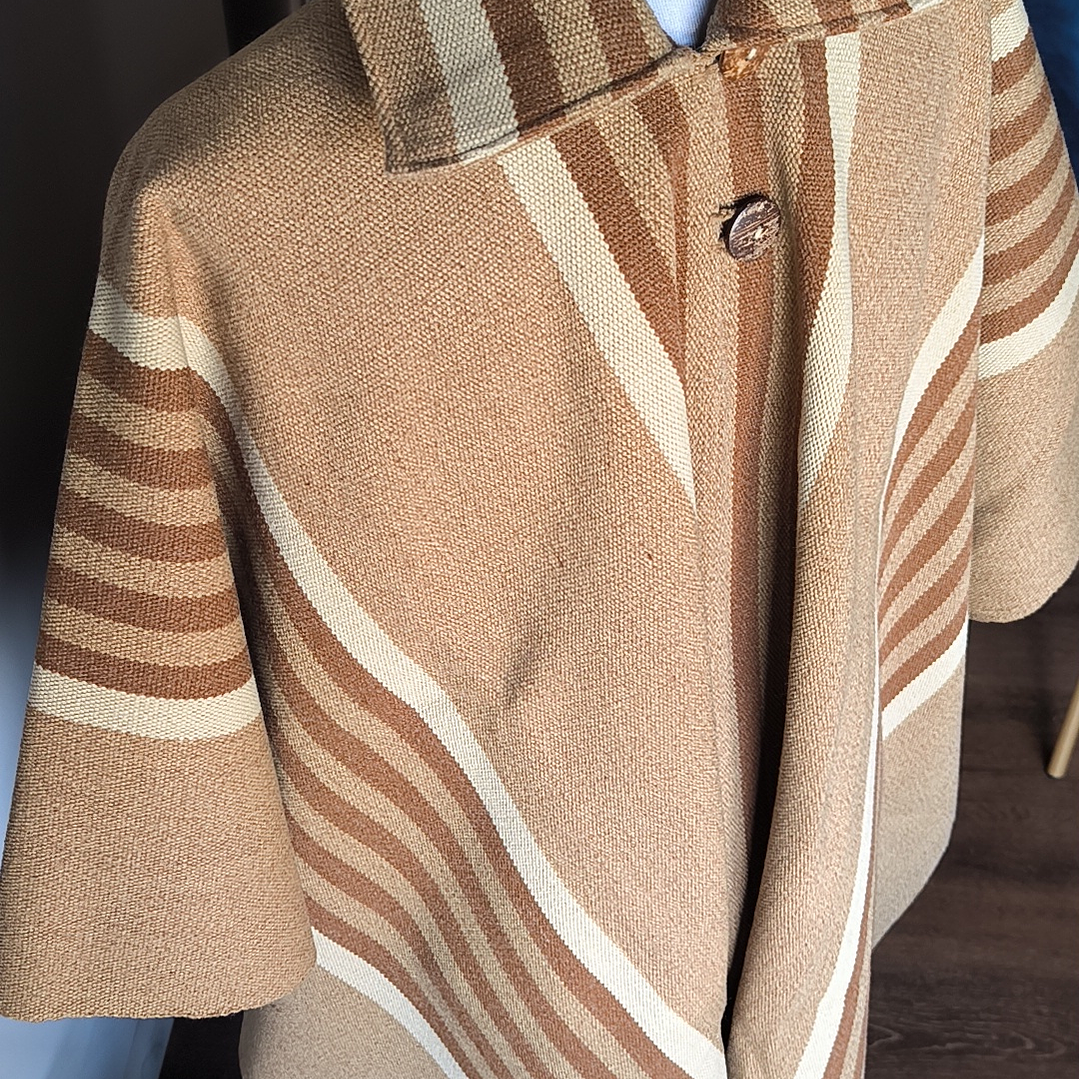 PONCHO CON CUELLO ADULTO 4