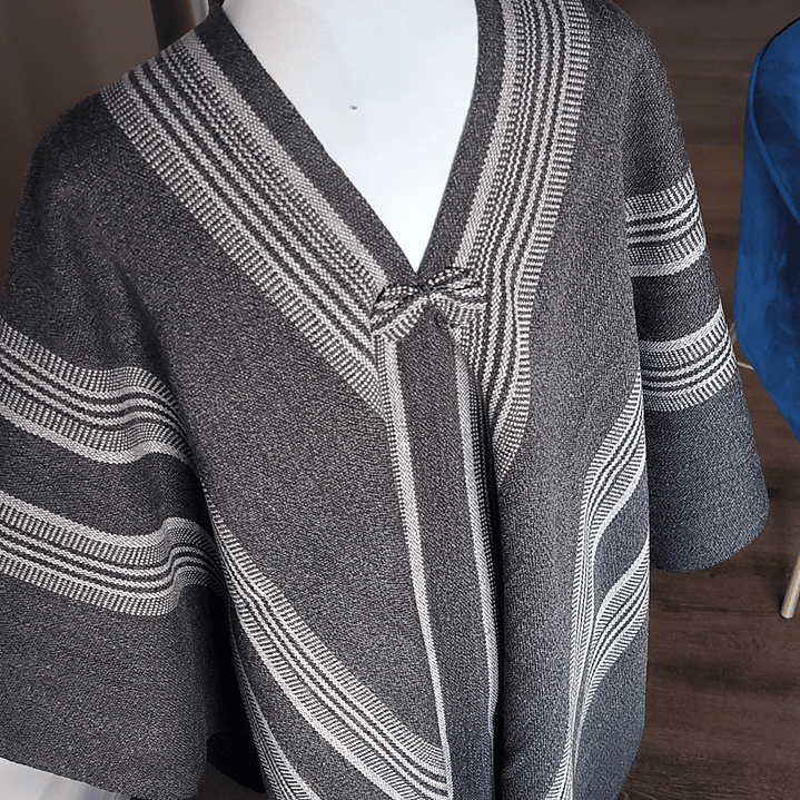 PONCHO DE ALPACA ADULTO 6