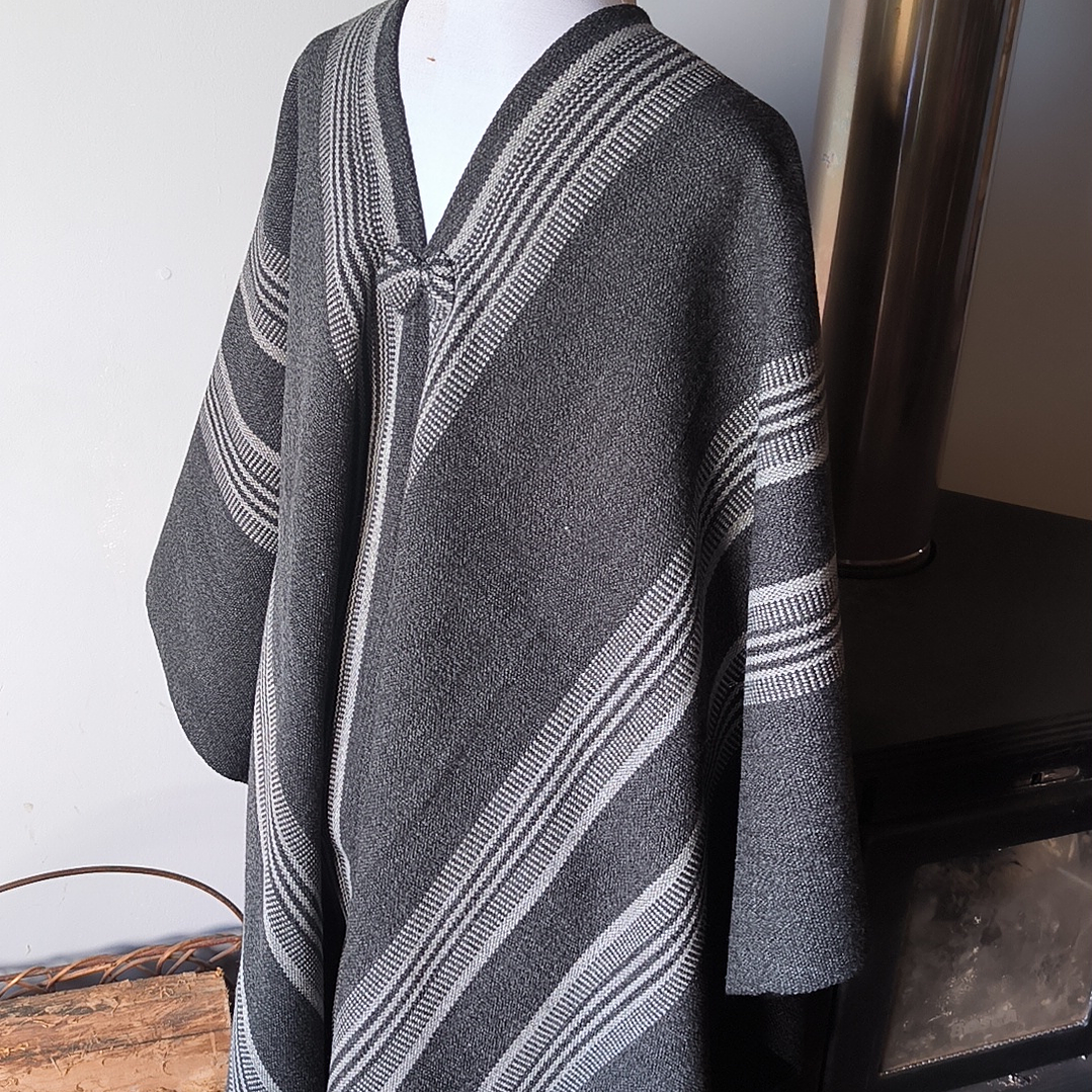 PONCHO DE ALPACA ADULTO 4