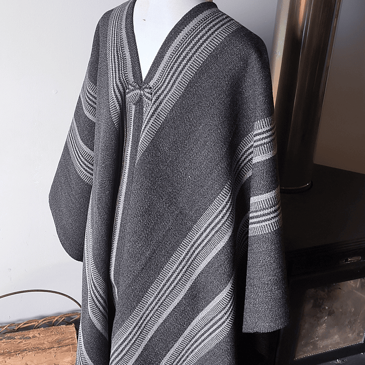 PONCHO DE ALPACA ADULTO 4
