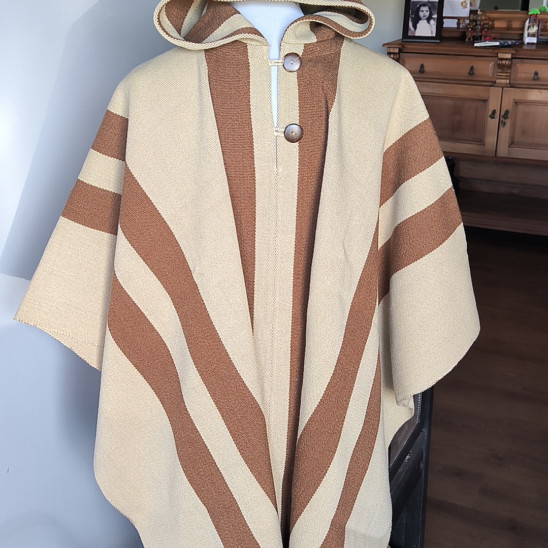 PONCHO CON GORRO ALPACA 1