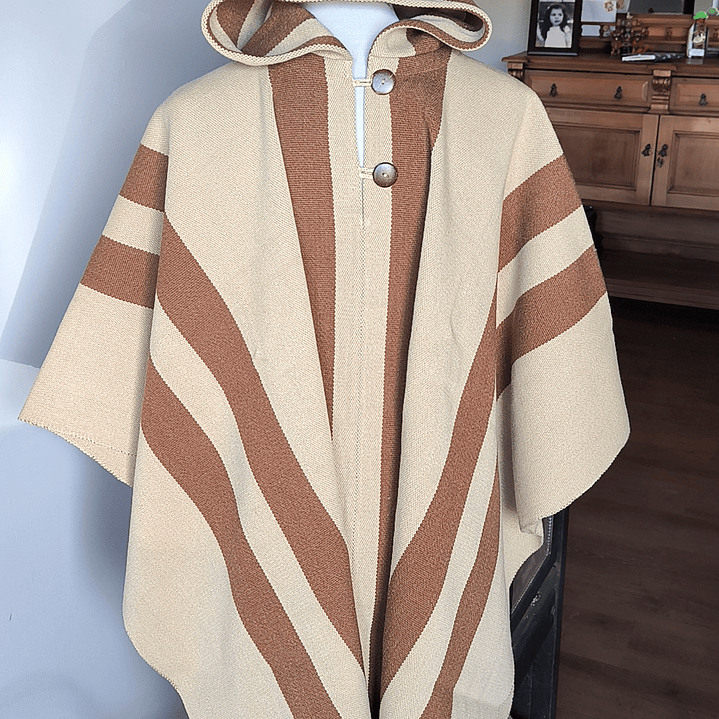 PONCHO CON GORRO ALPACA 1