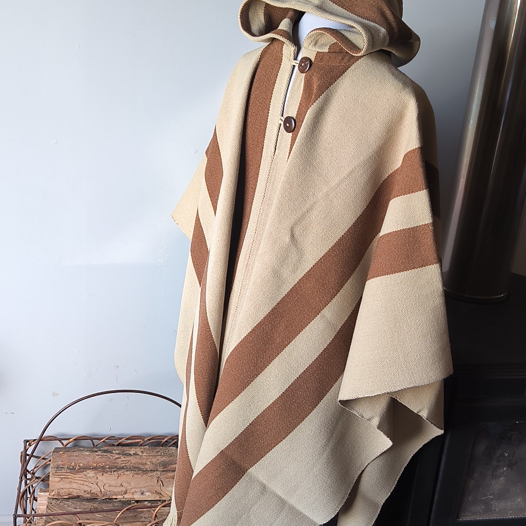PONCHO CON GORRO ALPACA 3