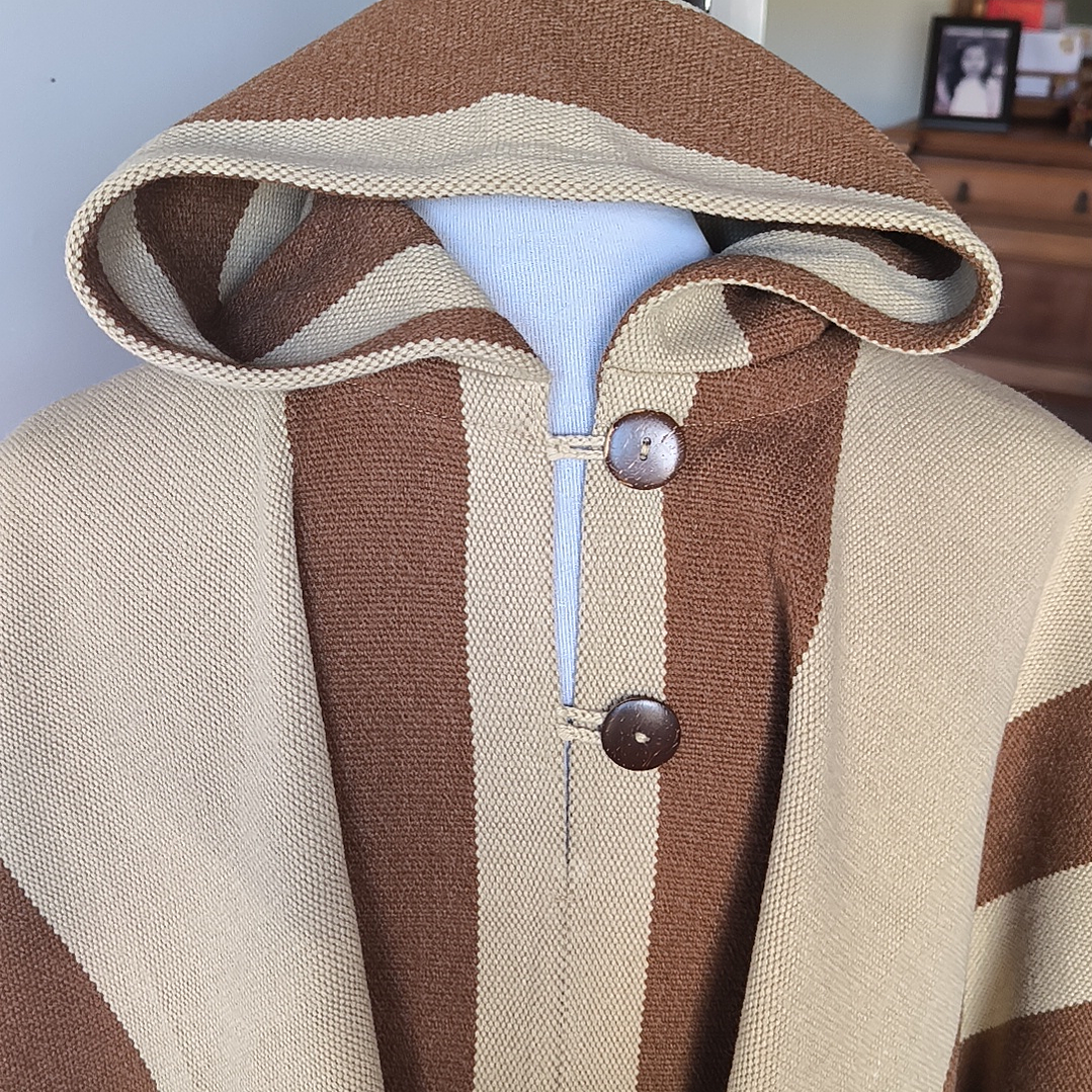 PONCHO CON GORRO ALPACA 4