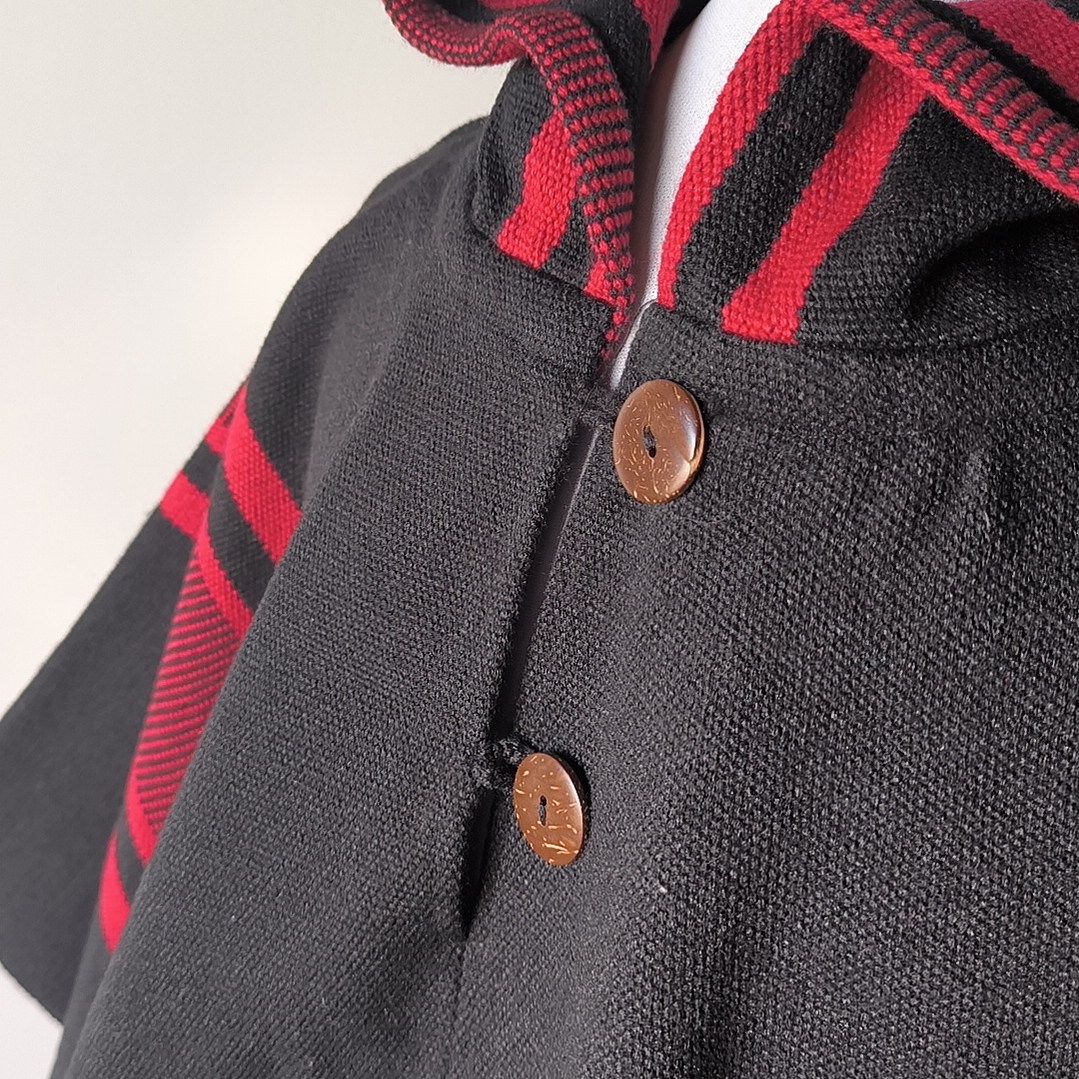 PONCHO ROJO Y NEGRO ADULTO  5