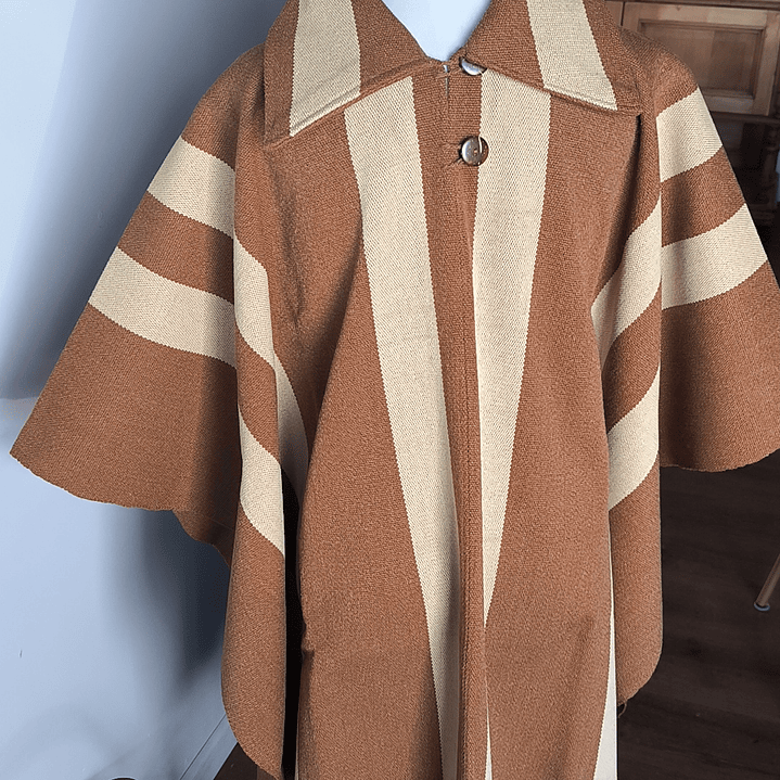 PONCHO CON CUELLO ALPACA 5