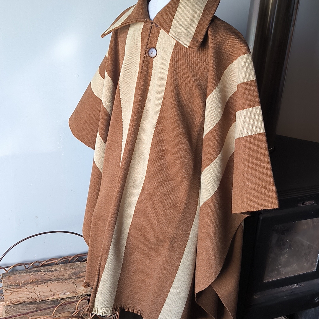 PONCHO CON CUELLO ALPACA 3