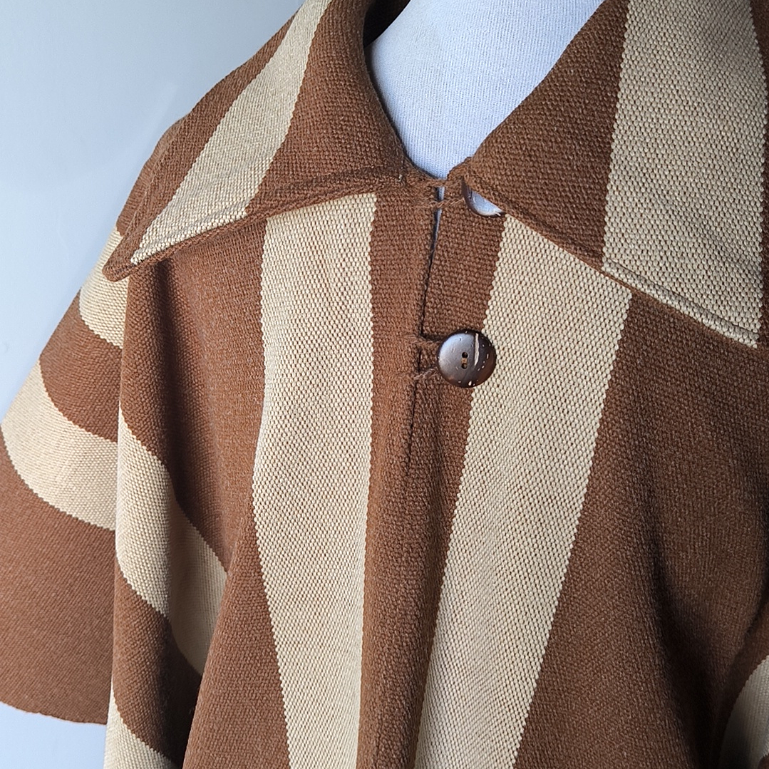 PONCHO CON CUELLO ALPACA 4