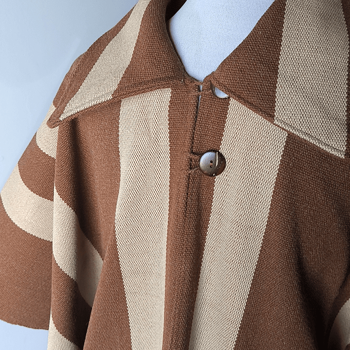 PONCHO CON CUELLO ALPACA 4