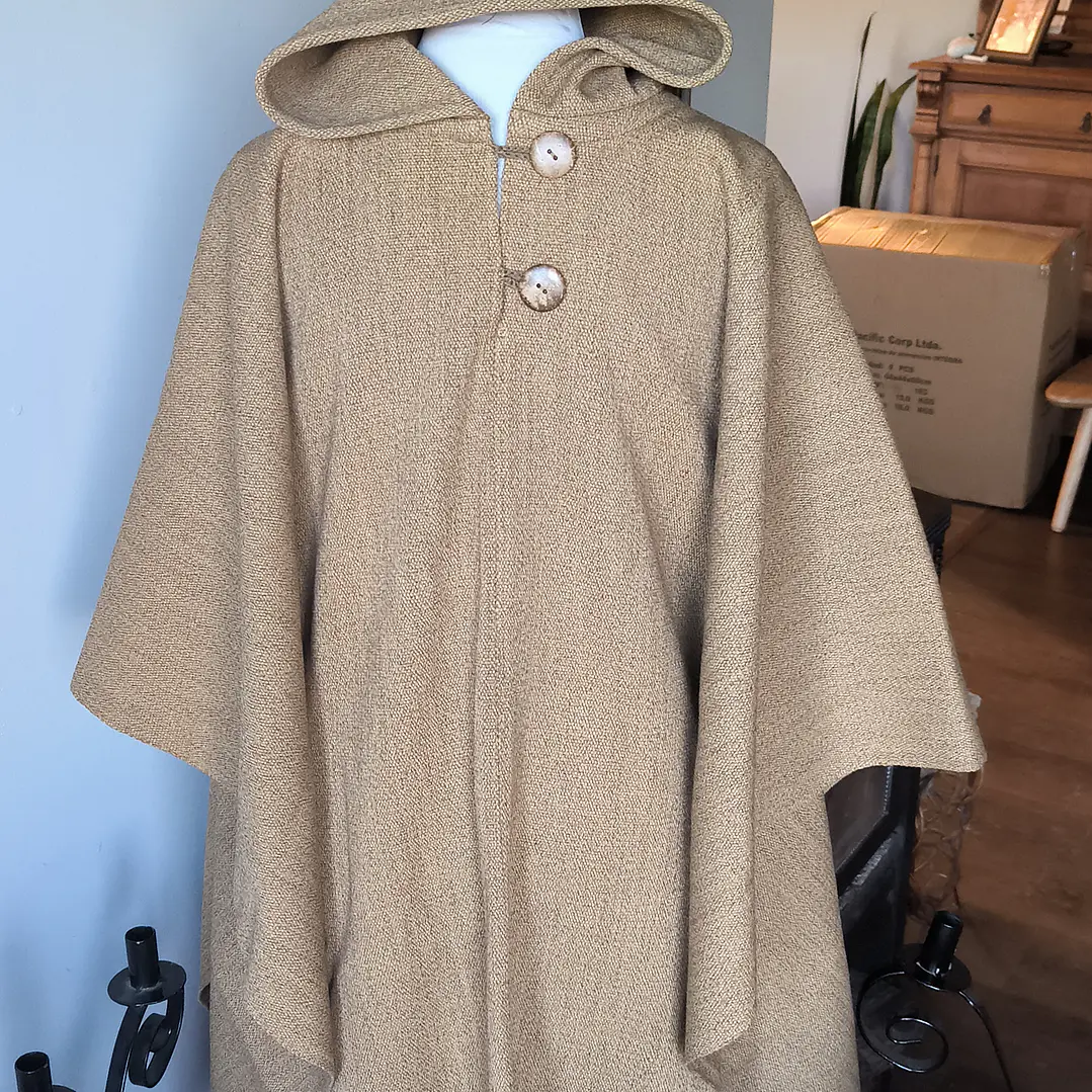 PONCHO CON GORRO CAFE CON LECHE 1