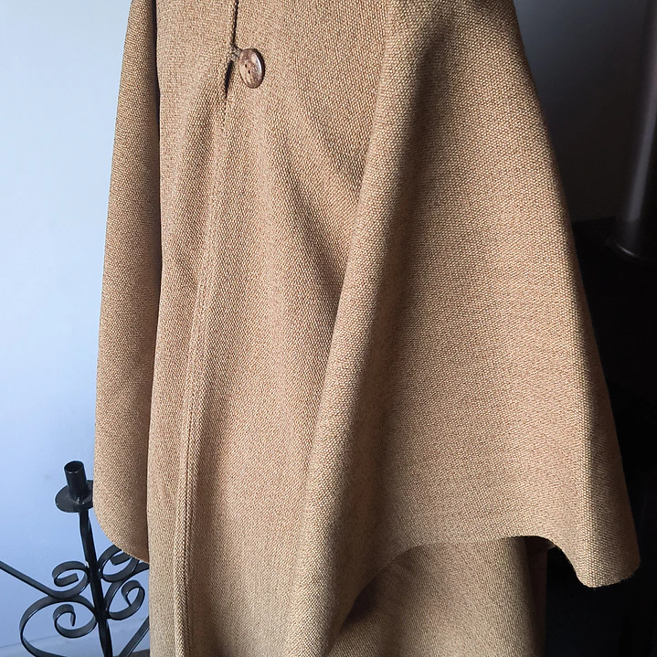 PONCHO CON GORRO CAFE CON LECHE 3