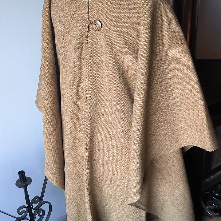 PONCHO CON GORRO CAFE CON LECHE 6