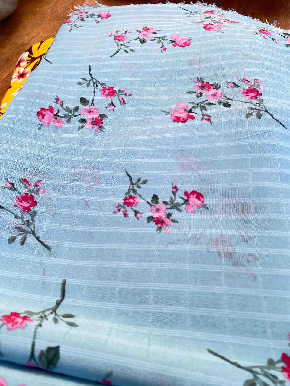 Gasa Chiffon Celeste Floreado 1