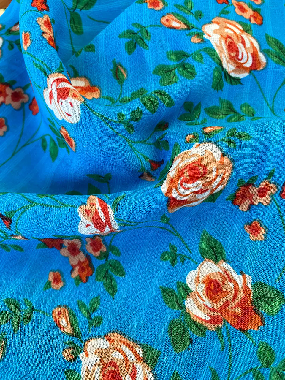 Gasa Chiffon Azul Floreado Naranjo 1