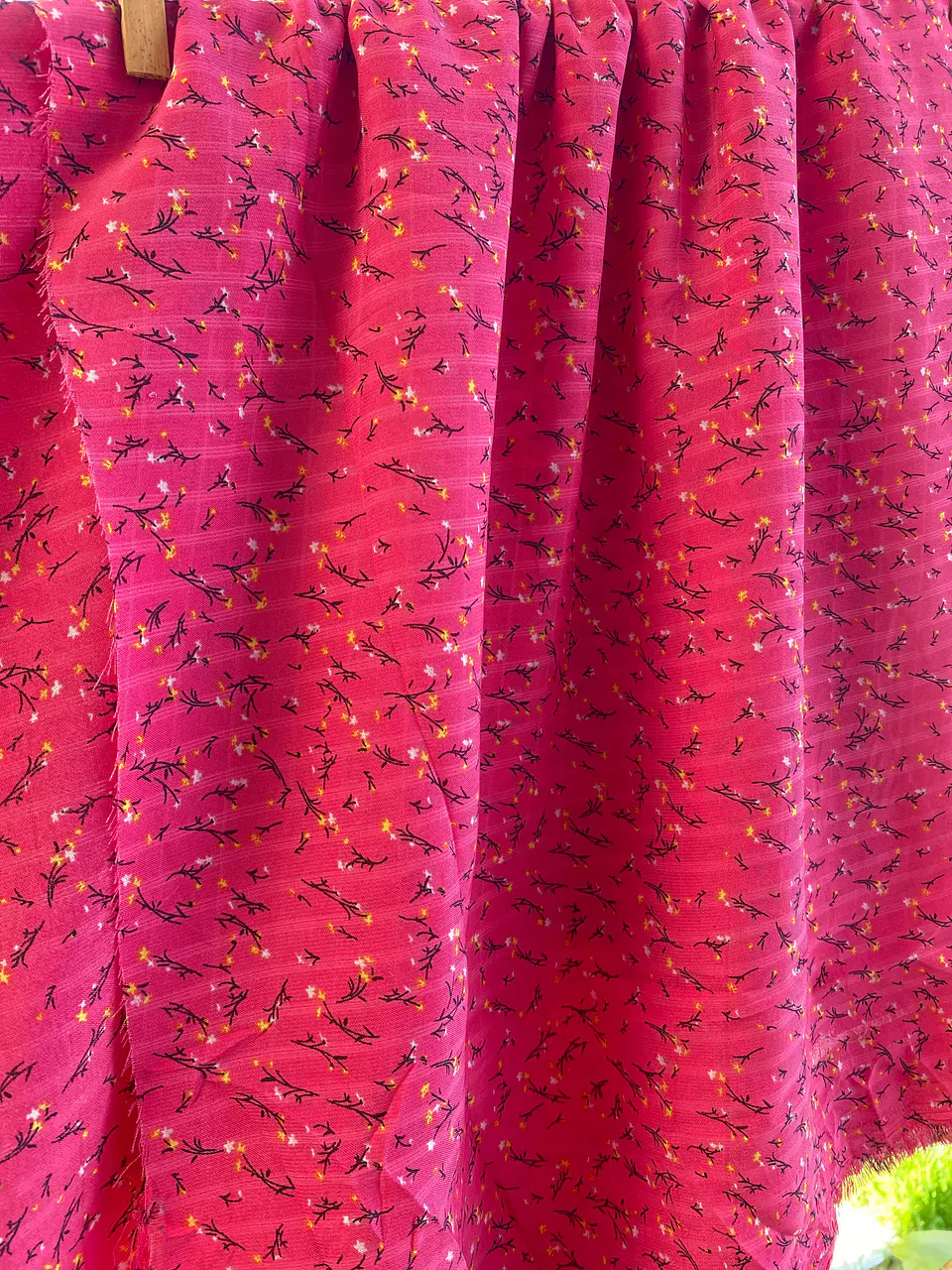 Gasa Chiffon Fucsia Floreado 3