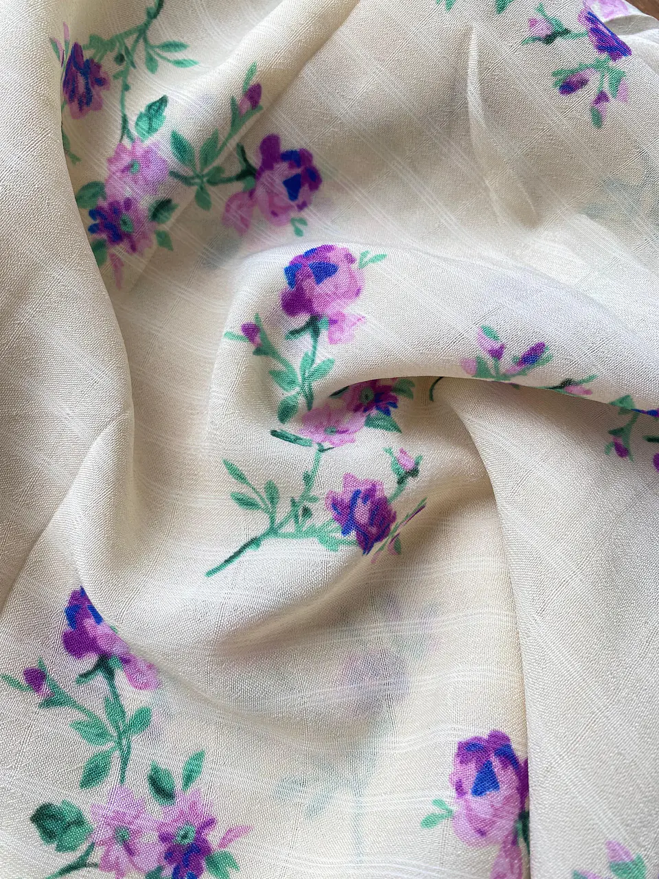 Gasa Chiffon Crema Floreado 2