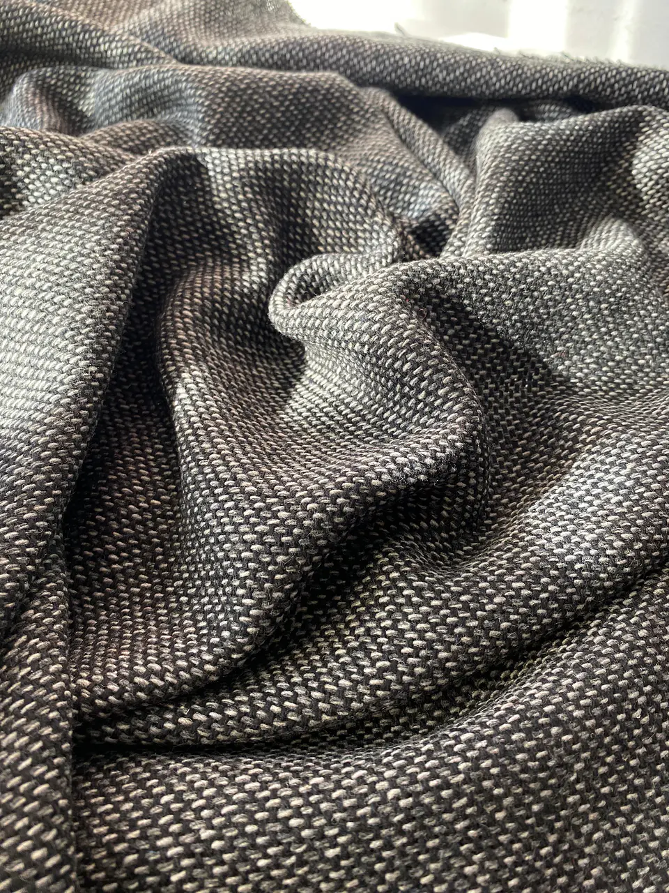 Lana Jaspeada Blanco y Negro 1