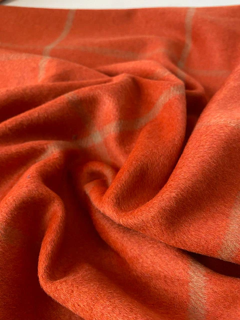 Lana Cuadros Naranja