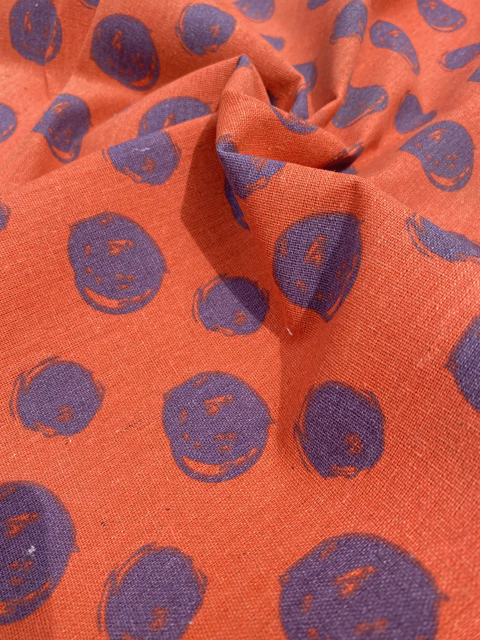 Crea Naranjo con lunares  2