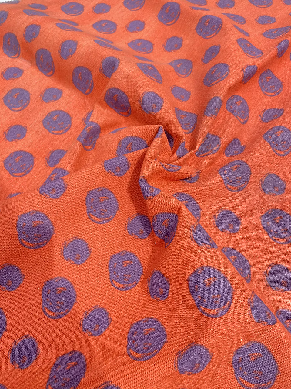 Crea Naranjo con lunares  3