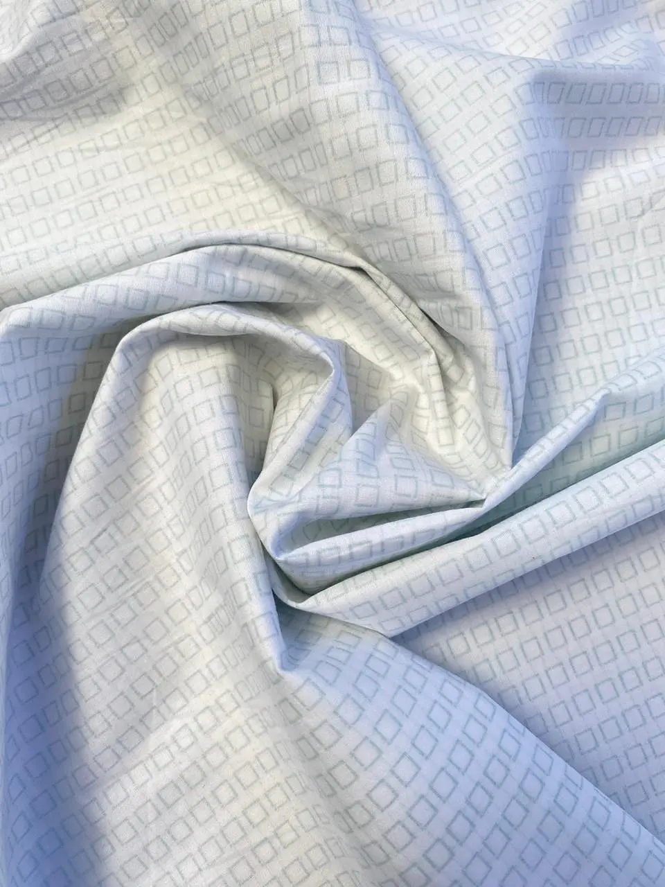 Popelina blanca con cuadros  1