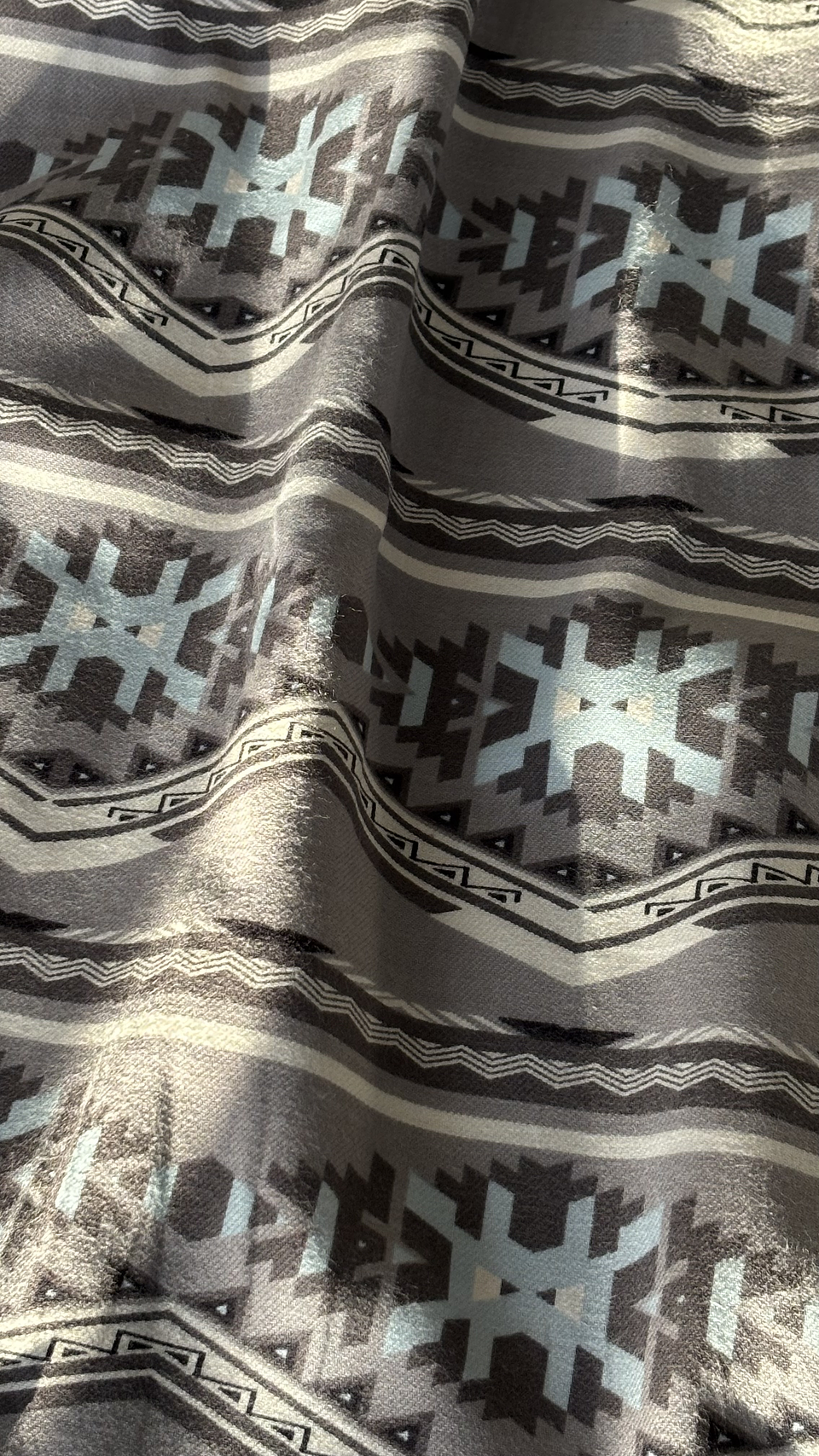 Franela Tribal Gris 3