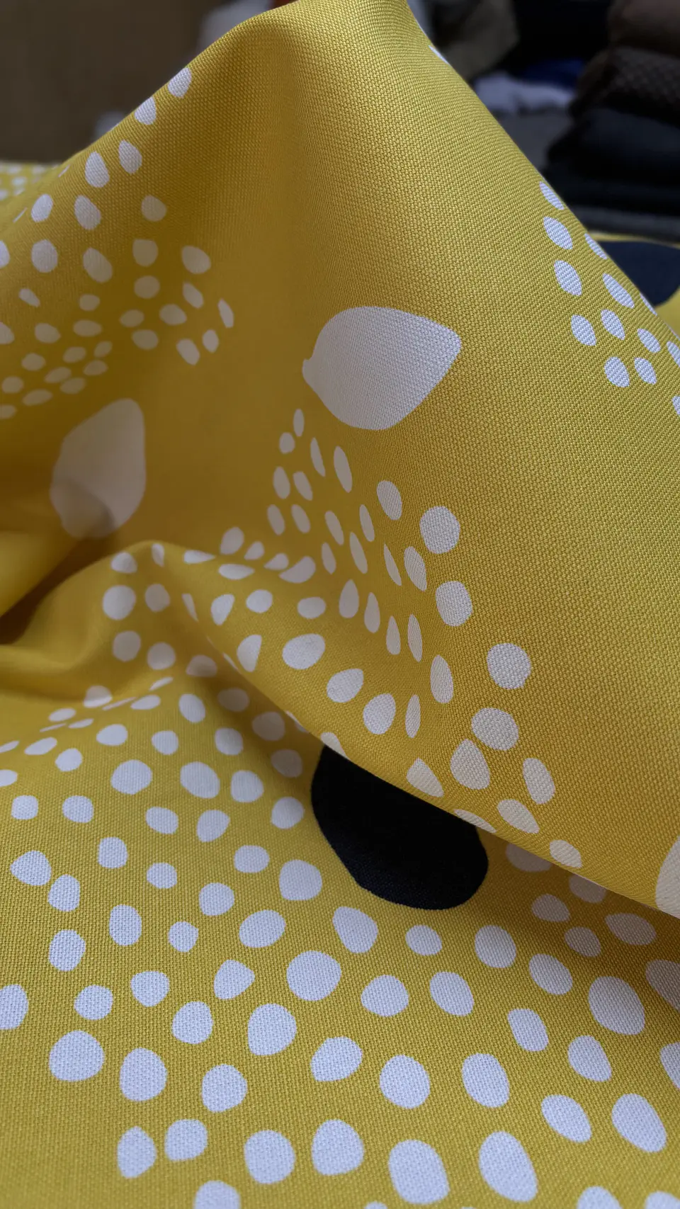 Canvas Yellow Points 2