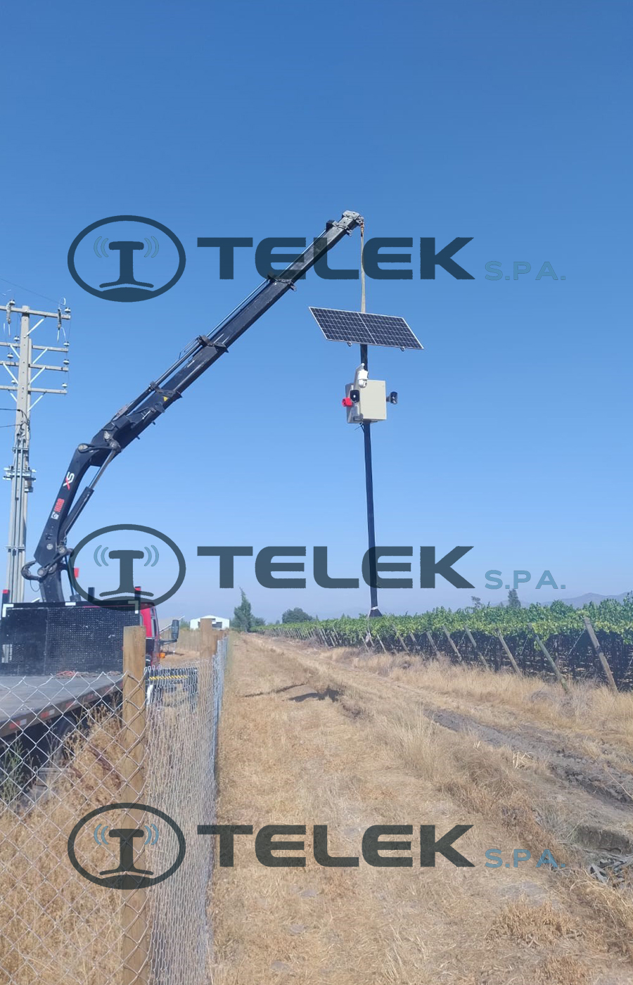 Poste solar para CCTV telecomunicaciones y conectividad remota TELEK