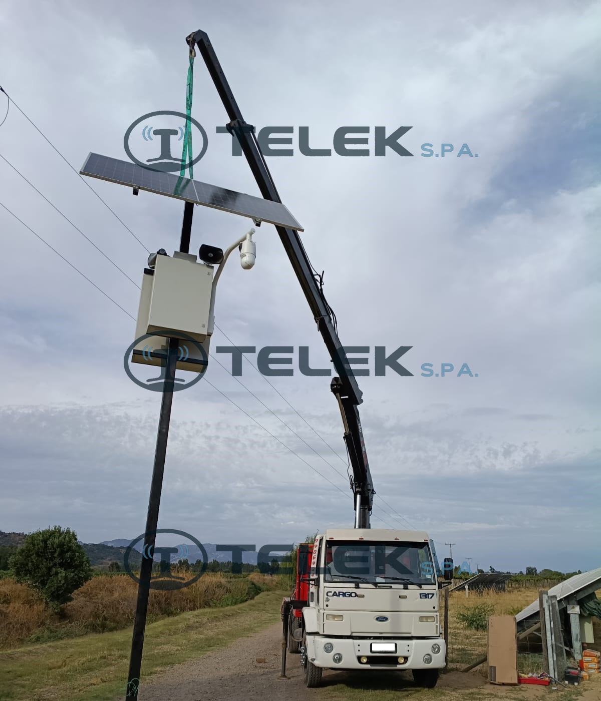 Sistema de videovigilancia autónoma con energía solar y conectividad remota TELEK